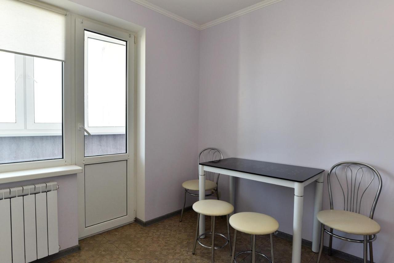 Apartament On Vasylia Lypkivskoho 24 Kiev Exteriör bild