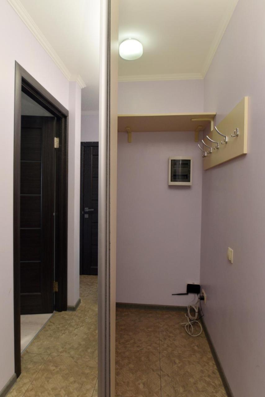 Apartament On Vasylia Lypkivskoho 24 Kiev Exteriör bild