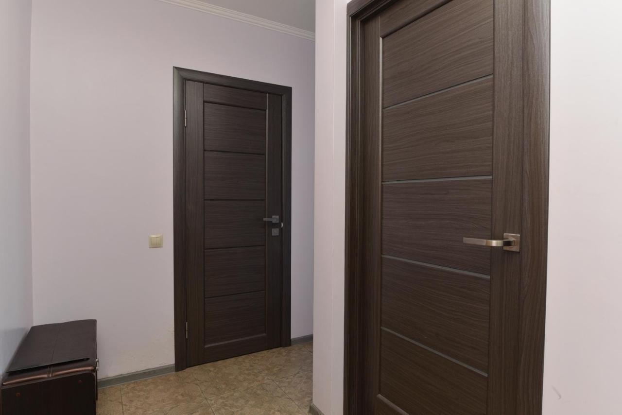 Apartament On Vasylia Lypkivskoho 24 Kiev Exteriör bild