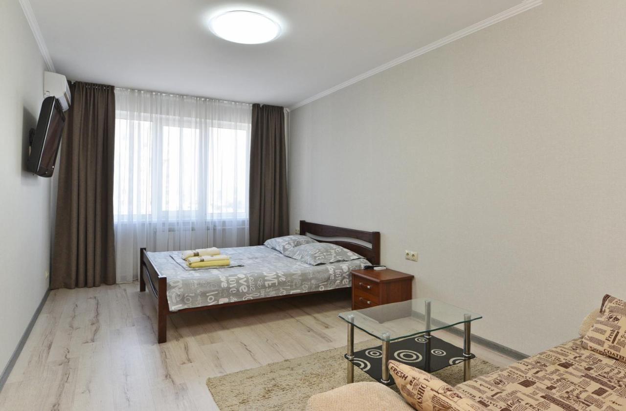 Apartament On Vasylia Lypkivskoho 24 Kiev Exteriör bild